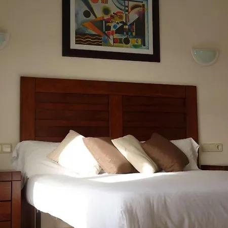 Playa Blanca Sleeps 6 Wifi T691309 Willa